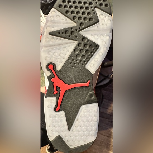 Jordan retro 6s red Oreo! - Picture 6 of 6